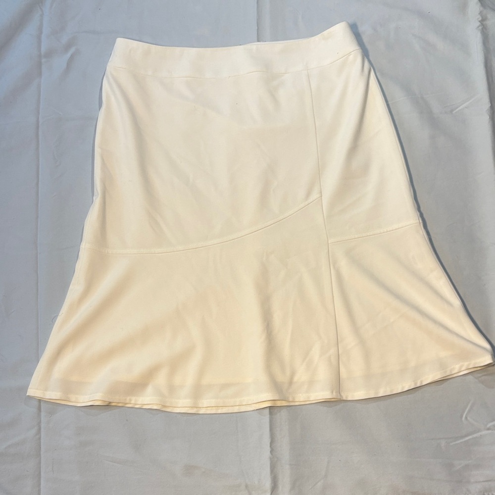 LAURA size 8 Cream A-Line Women's Skirt